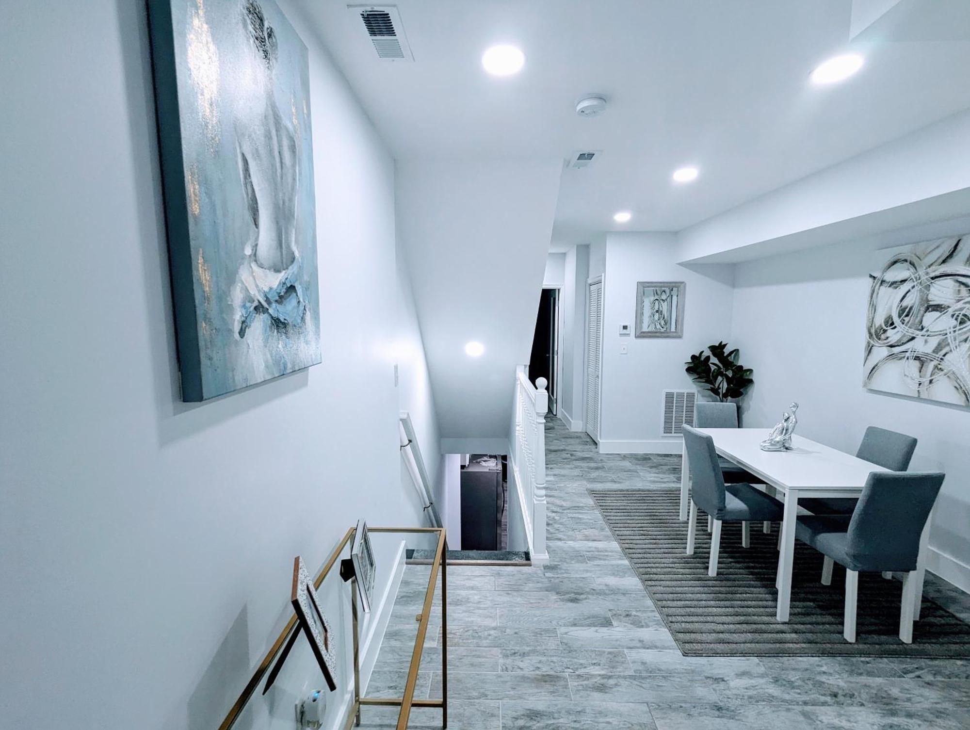 Luxurious 3 Bedroom Apt With A Beautiful Balcony Washington Room photo